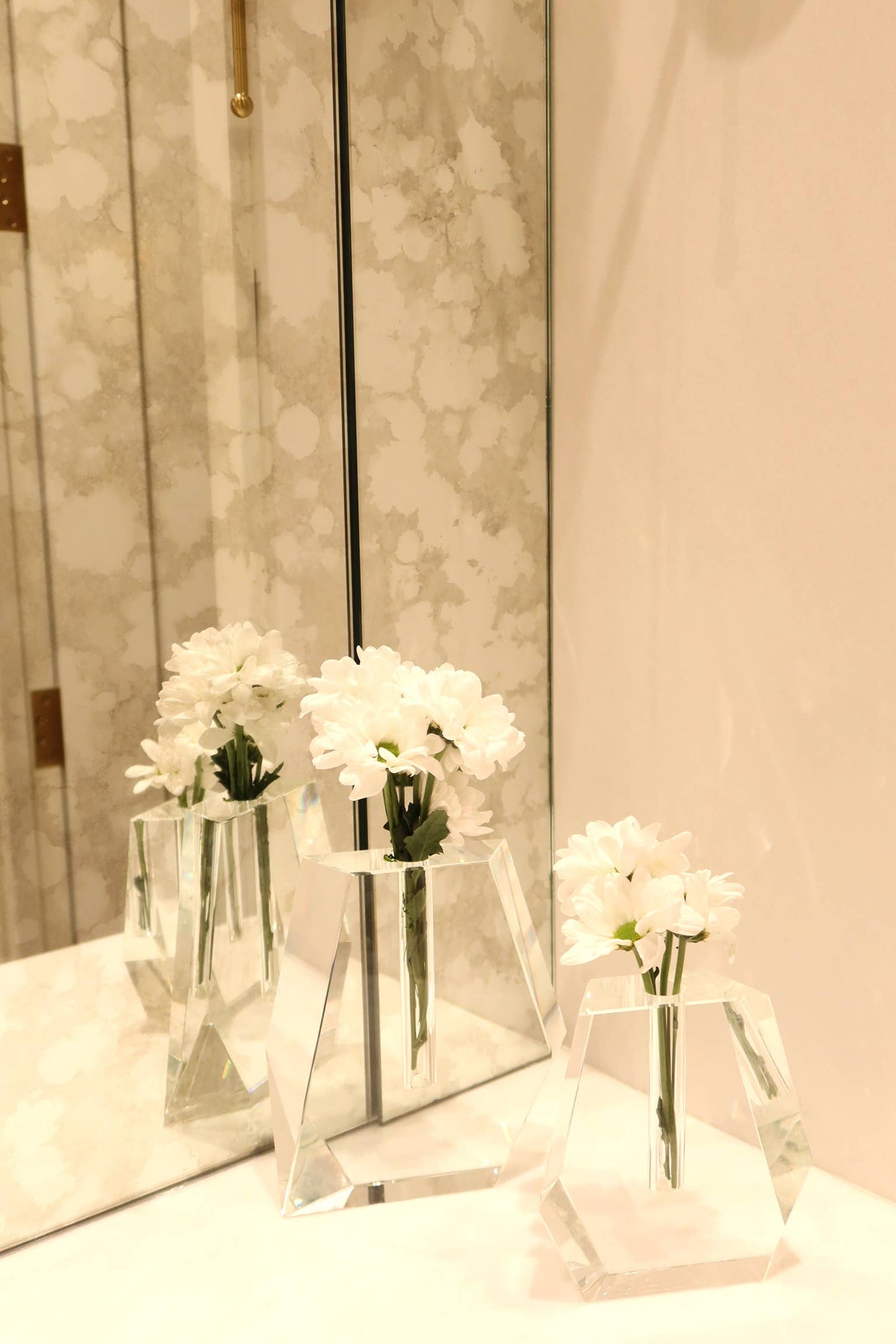 VIVIENCE - Crystal Bud Vase Dimensional Design