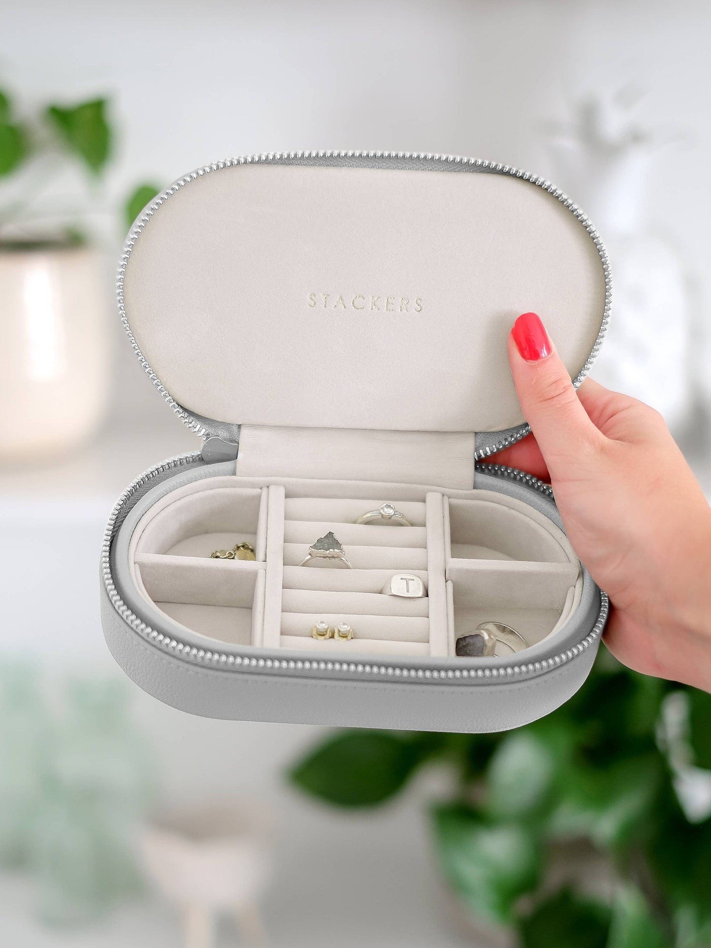 Stackers - Oval Zipped Travel Jewellery Box
