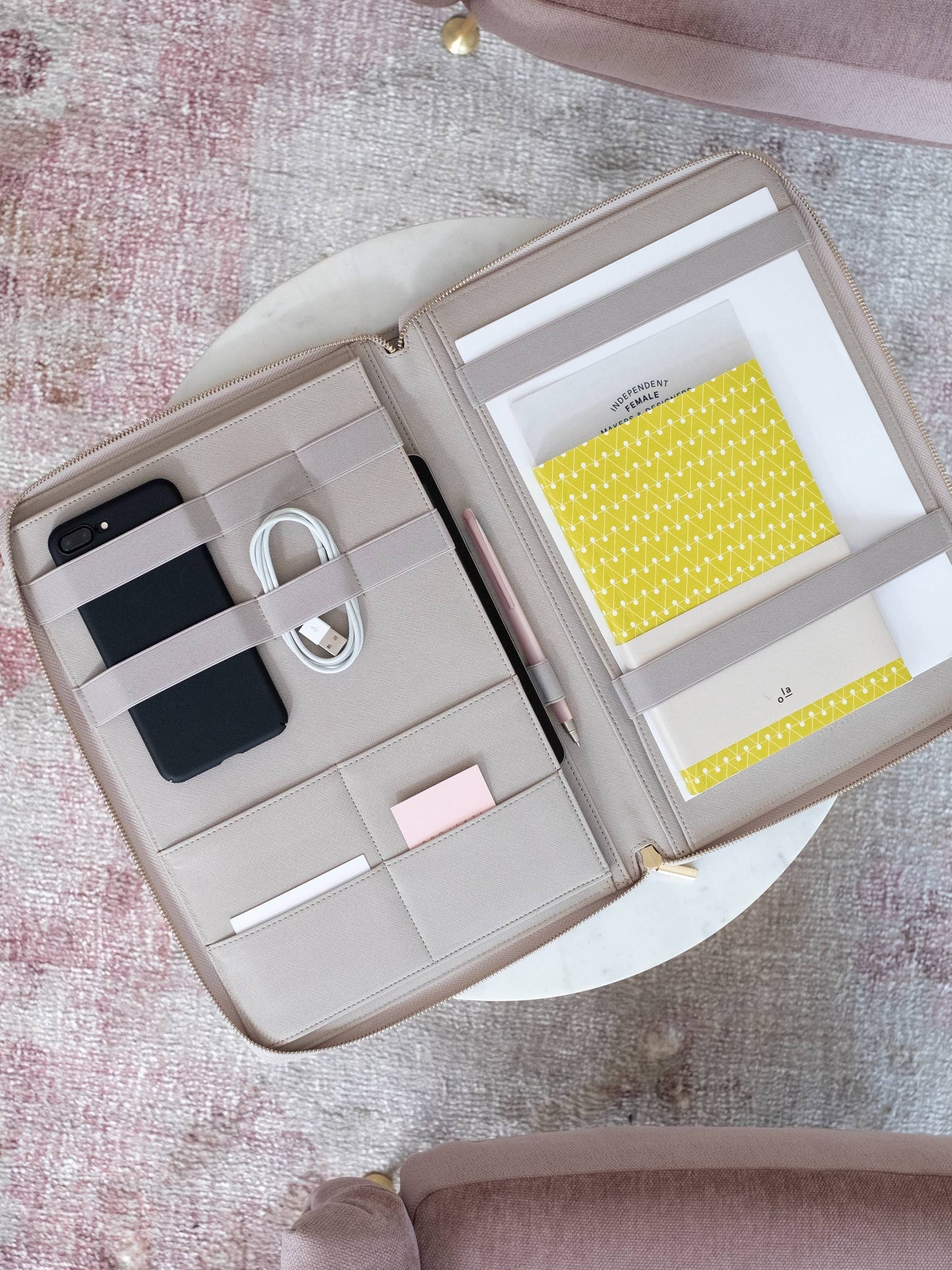 Stackers - A4 Document Folder