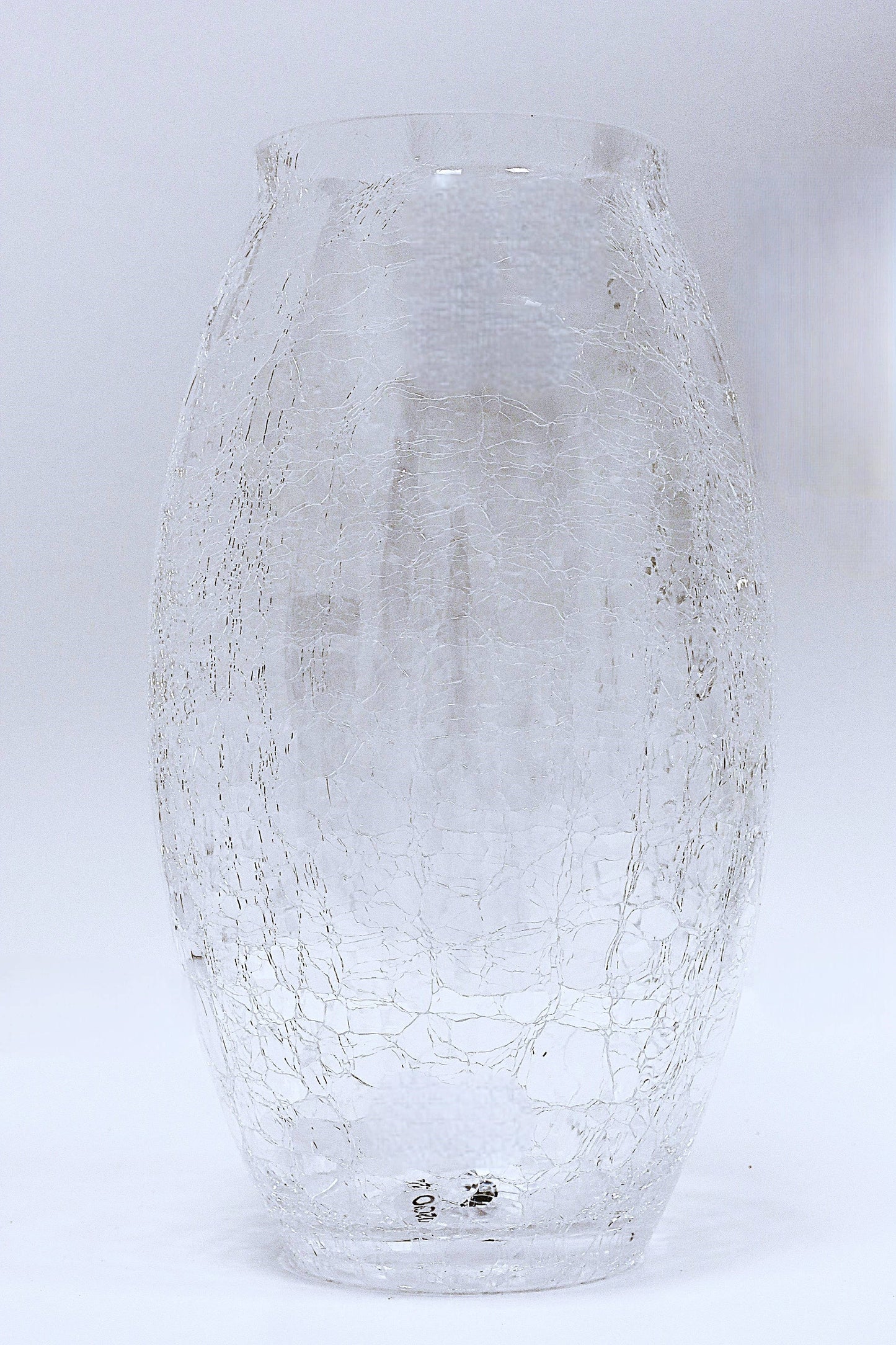 VIVIENCE - 11" Centerpiece Vase with Cracked Design