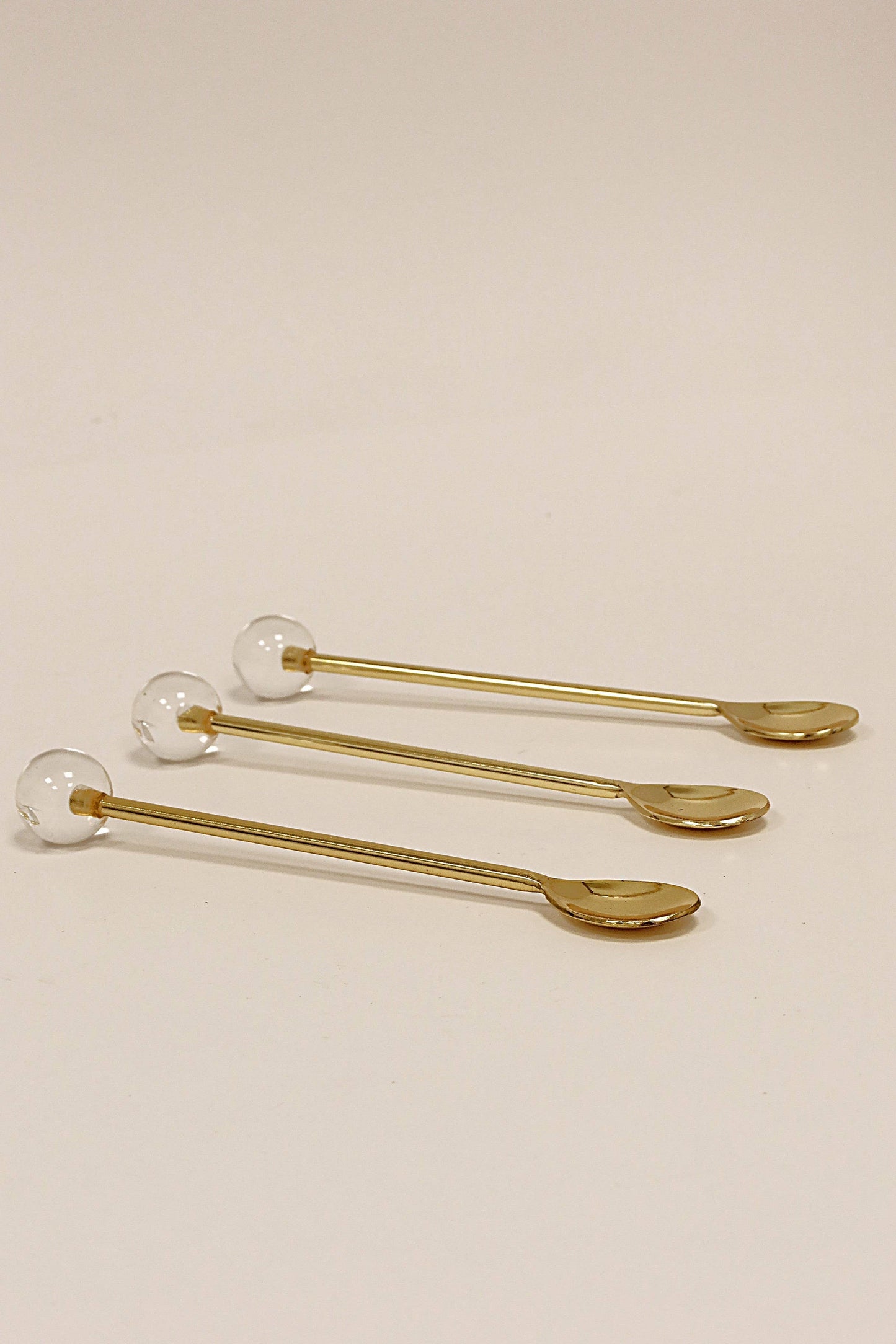 VIVIENCE - 3 Canisters on Rectangle Tray with with Clear Ball Knobs