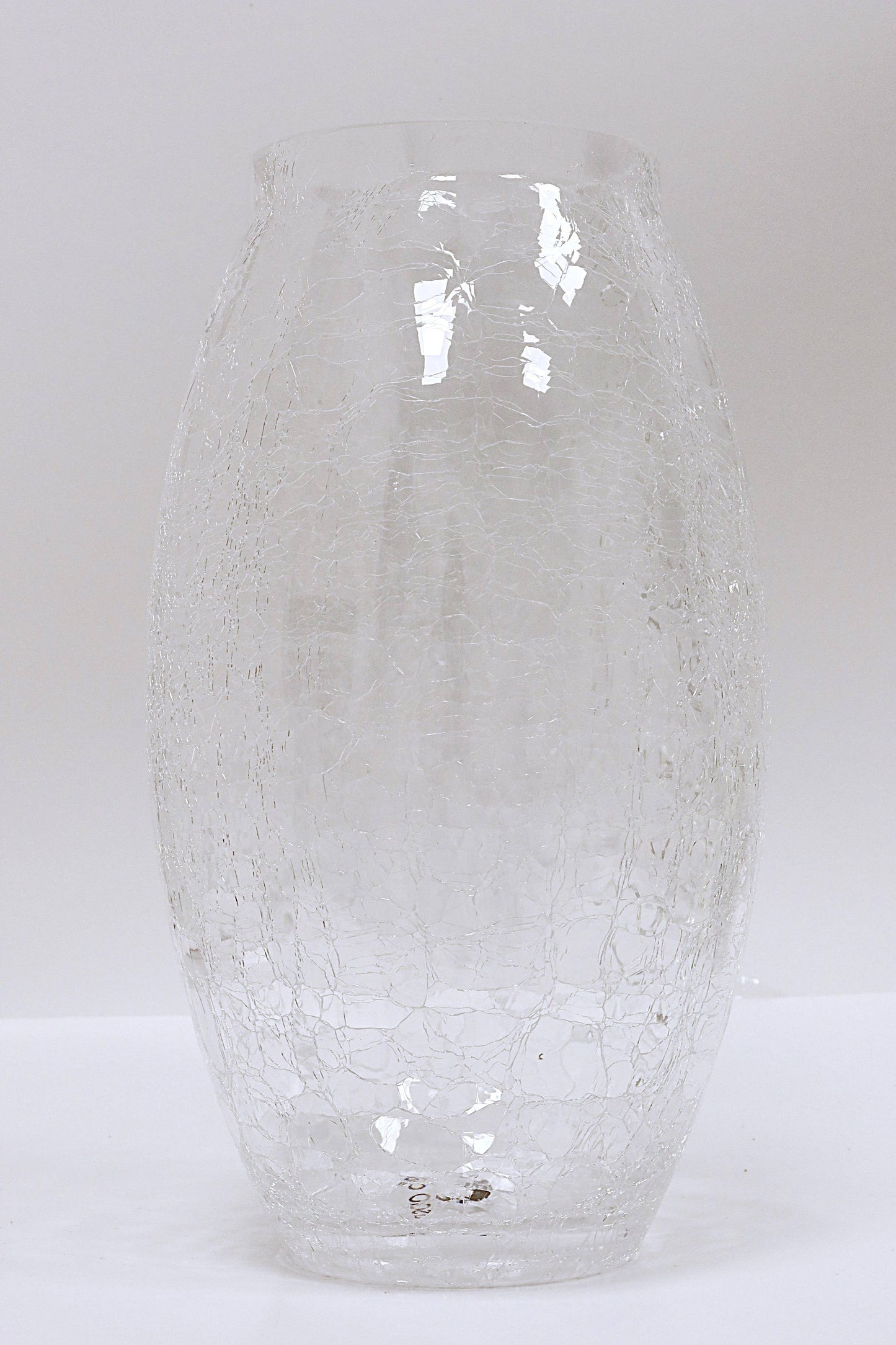 VIVIENCE - 11" Centerpiece Vase with Cracked Design
